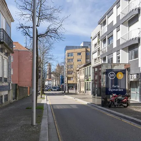 Host Wise - Bright & Contemporary Flat - Ace Location