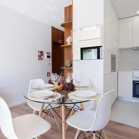 Apartamento Host Wise - Bright & Contemporary Flat - Ace Location