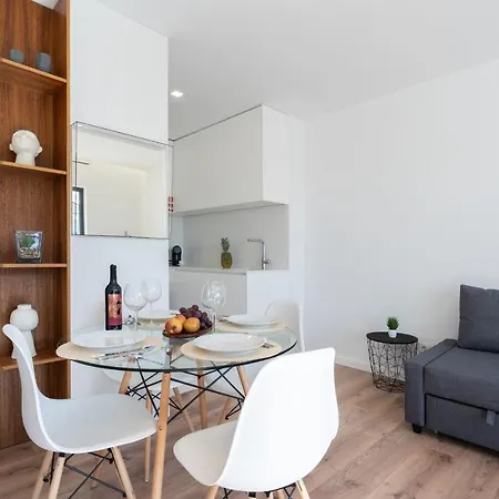 Apartamento Host Wise - Bright & Contemporary Flat - Ace Location