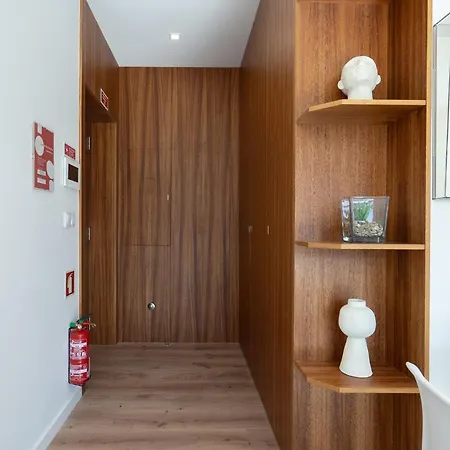 Host Wise - Bright & Contemporary Flat - Ace Location * Oporto