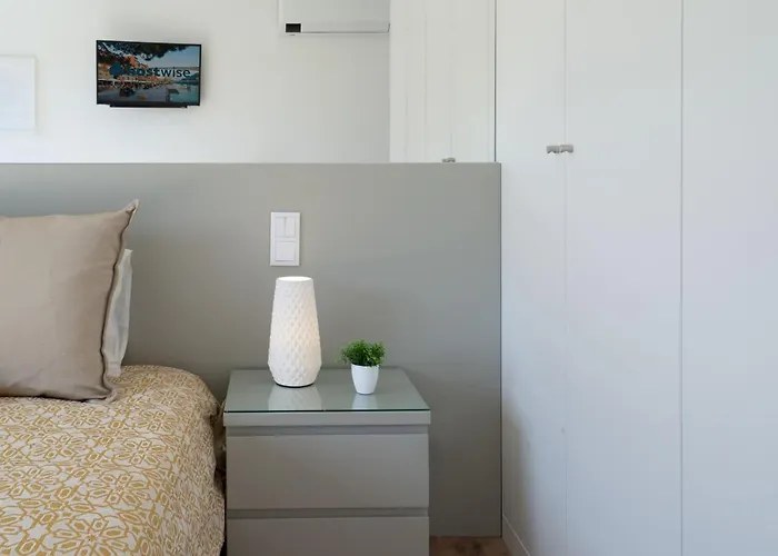 Apartman Host Wise - Bright & Contemporary Flat - Ace Location