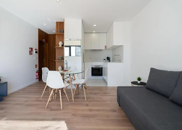 Host Wise - Bright & Contemporary Flat - Ace Location Apartman Porto