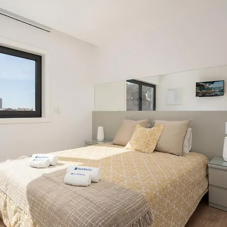 Appartamento Host Wise - Bright & Contemporary Flat - Ace Location Oporto