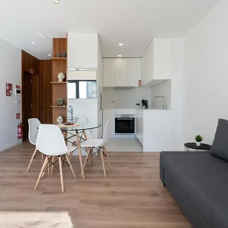 Host Wise - Bright & Contemporary Flat - Ace Location Appartamento Oporto