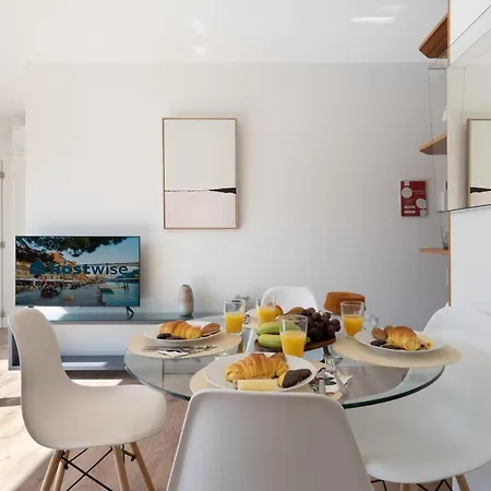 Appartamento Host Wise - Bright & Contemporary Flat - Ace Location Oporto