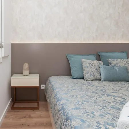 Host Wise - Bright & Contemporary Flat - Ace Location