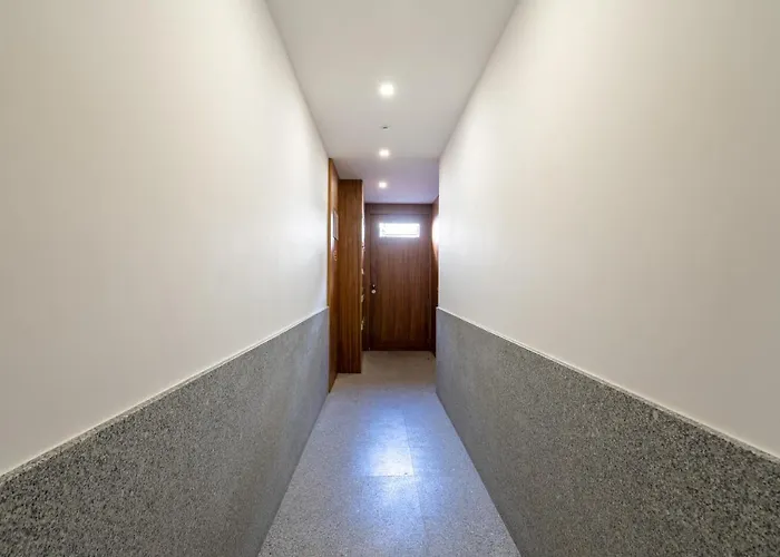 Host Wise - Bright & Contemporary Flat - Ace Location