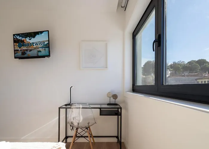 Host Wise - Bright & Contemporary Flat - Ace Location Porto