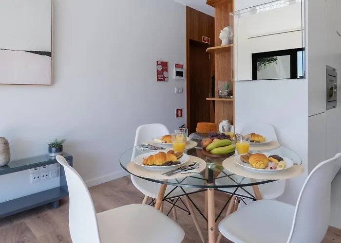 Host Wise - Bright & Contemporary Flat - Ace Location アパート