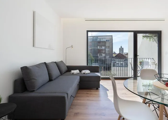 Host Wise - Bright & Contemporary Flat - Ace Location ポルト