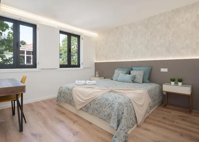 Host Wise - Bright & Contemporary Flat - Ace Location