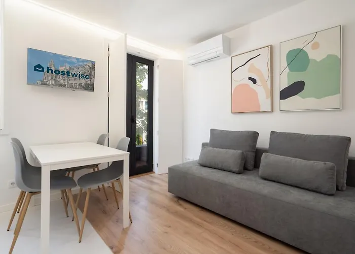 Host Wise - Bright & Contemporary Flat - Ace Location * ポルト