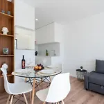 Apartamento Host Wise - Bright & Contemporary Flat - Ace Location