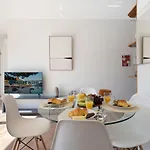 Apartamento Host Wise - Bright & Contemporary Flat - Ace Location Oporto