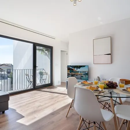 Host Wise - Bright & Contemporary Flat - Ace Location Oporto