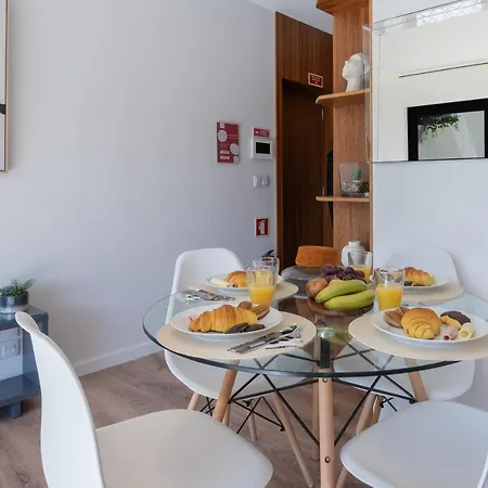 Host Wise - Bright & Contemporary Flat - Ace Location Appartement