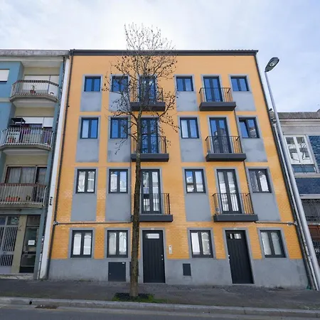 Host Wise - Bright & Contemporary Flat - Ace Location Oporto