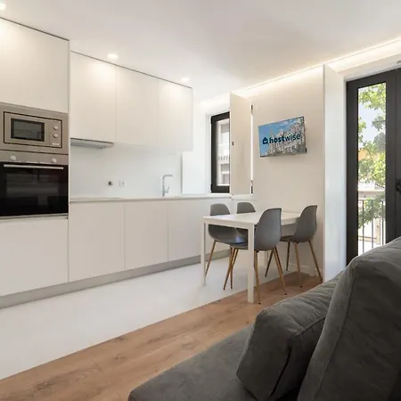 Host Wise - Bright & Contemporary Flat - Ace Location Oporto