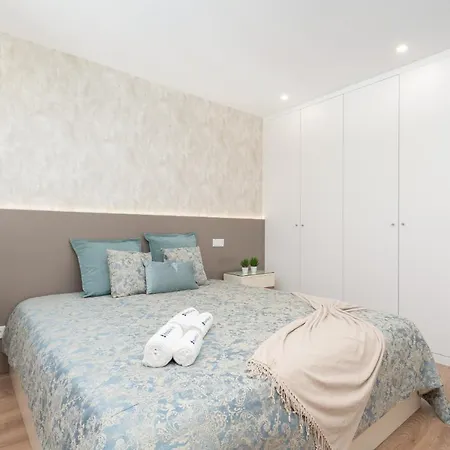 Host Wise - Bright & Contemporary Flat - Ace Location Oporto