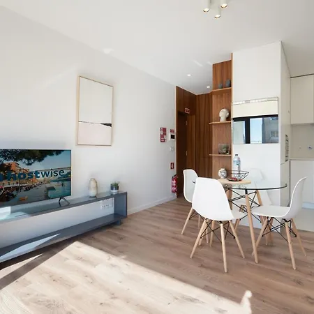 Host Wise - Bright & Contemporary Flat - Ace Location Appartement