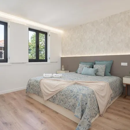 Host Wise - Bright & Contemporary Flat - Ace Location