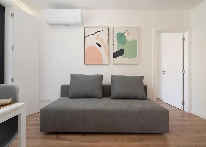 Host Wise - Bright & Contemporary Flat - Ace Location *